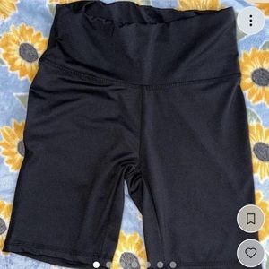 Daisy Fuentes women size small black spandex shorts